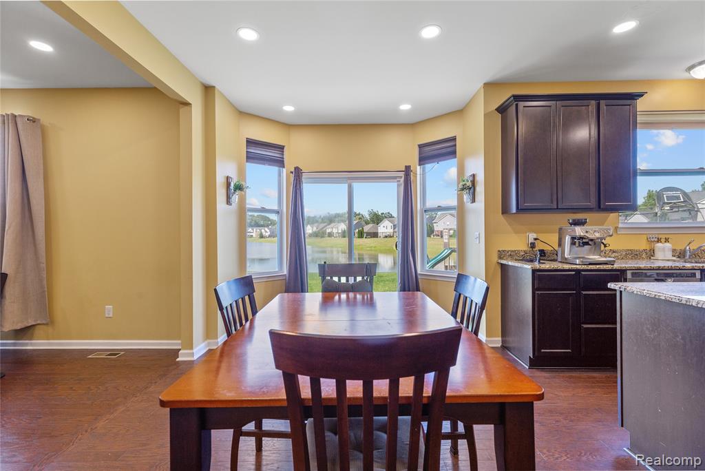 28547 Oakmonte Circle E, New Hudson, MI 48165 — Photo 9