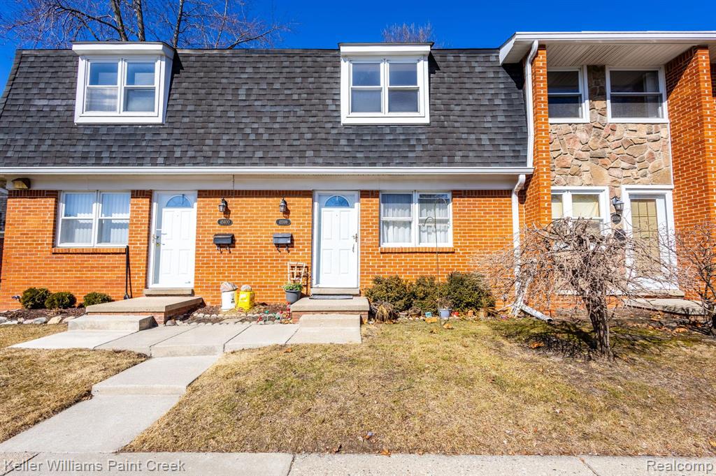 45598 BIRCHCREST Street, Utica, MI 48317 — Photo 2