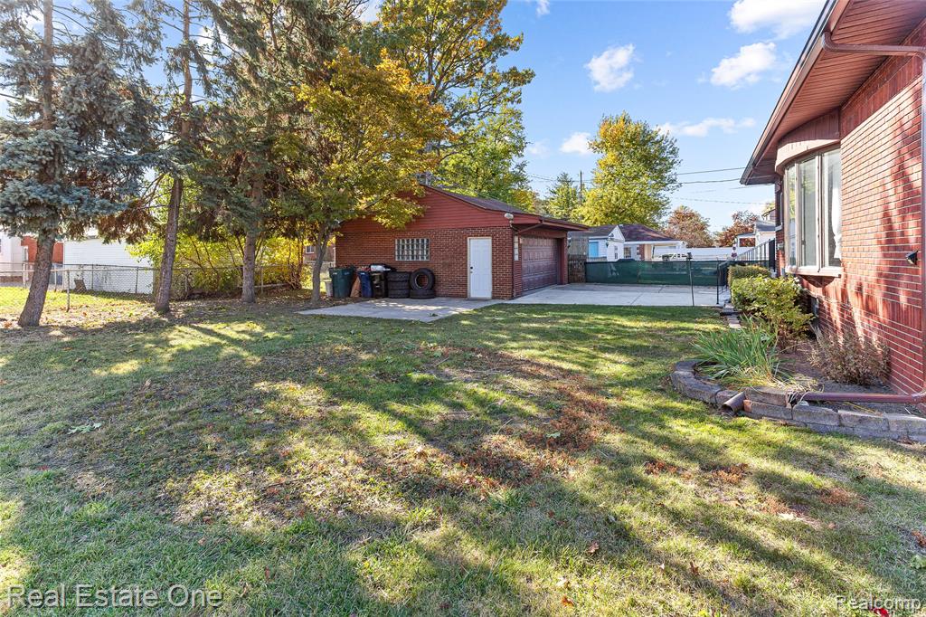 679 Emmons Boulevard, Lincoln Park, MI 48146 — Photo 11