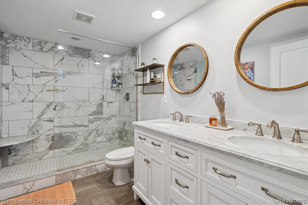 712 S LAUREL Street, Royal Oak, MI 48067 — Photo 24