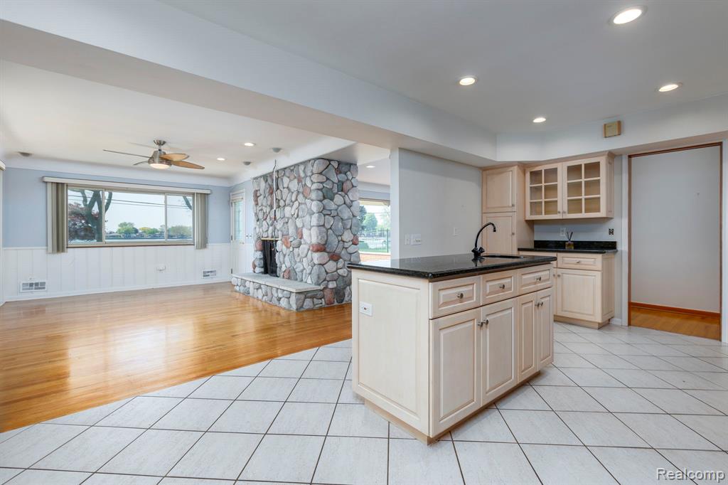 22606 Ardmore Park Drive, Saint Clair Shores, MI 48081 — Photo 25