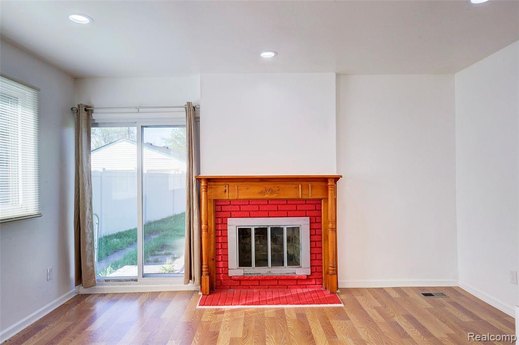 35030 Michelle Drive, Romulus, MI 48174 — Photo 11