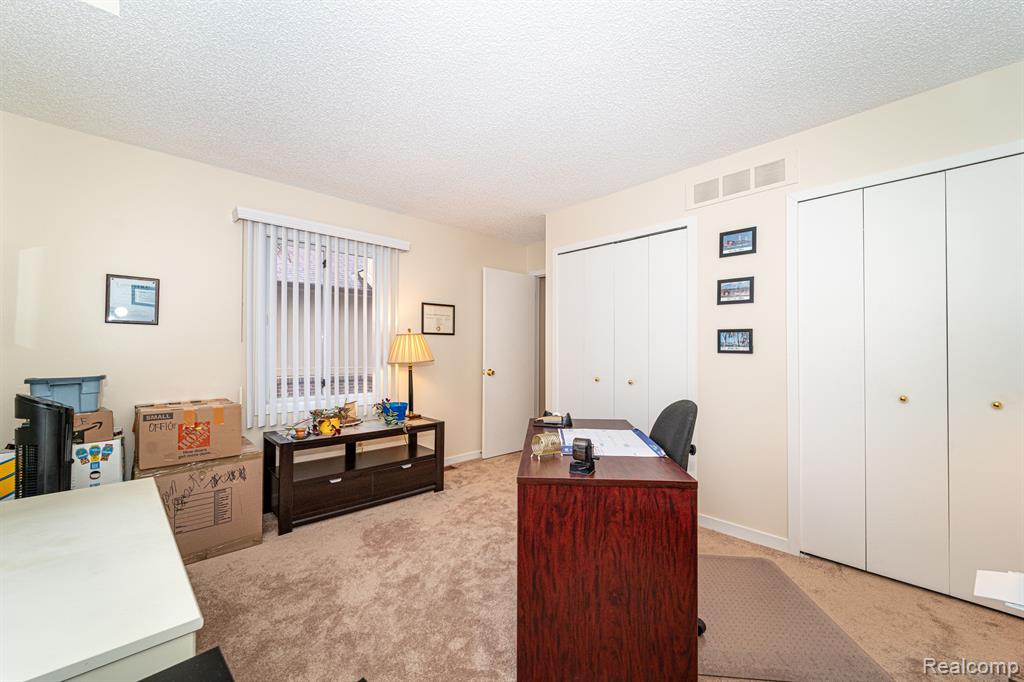 7375 PEPPER Creek, West Bloomfield, MI — Photo 33