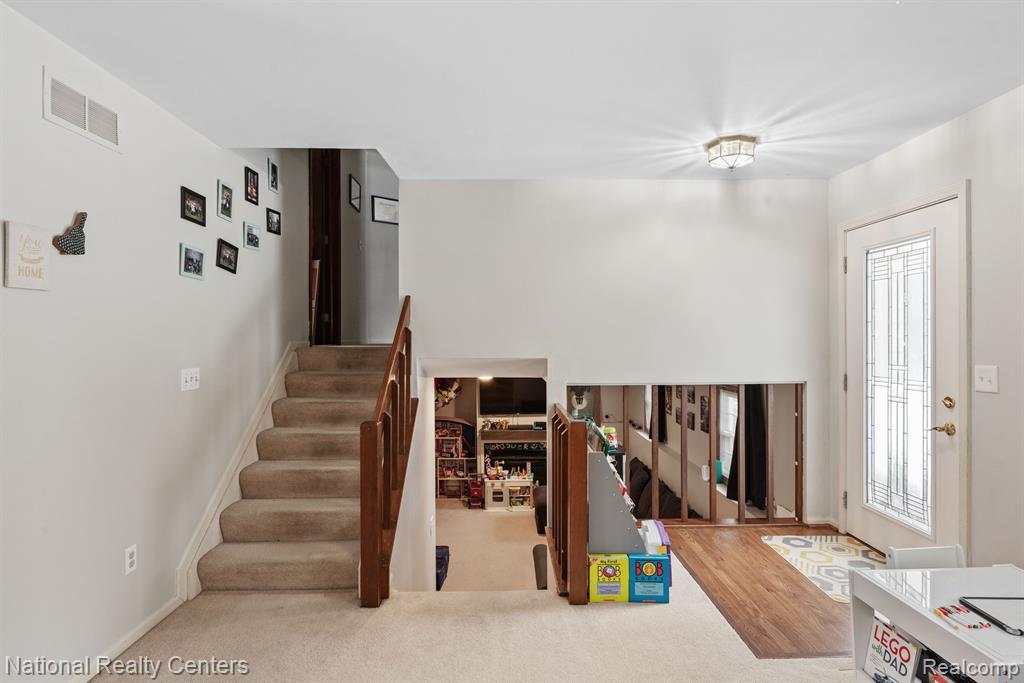 2590 AVERY Court, Wolverine Lake, MI 48390 — Photo 4