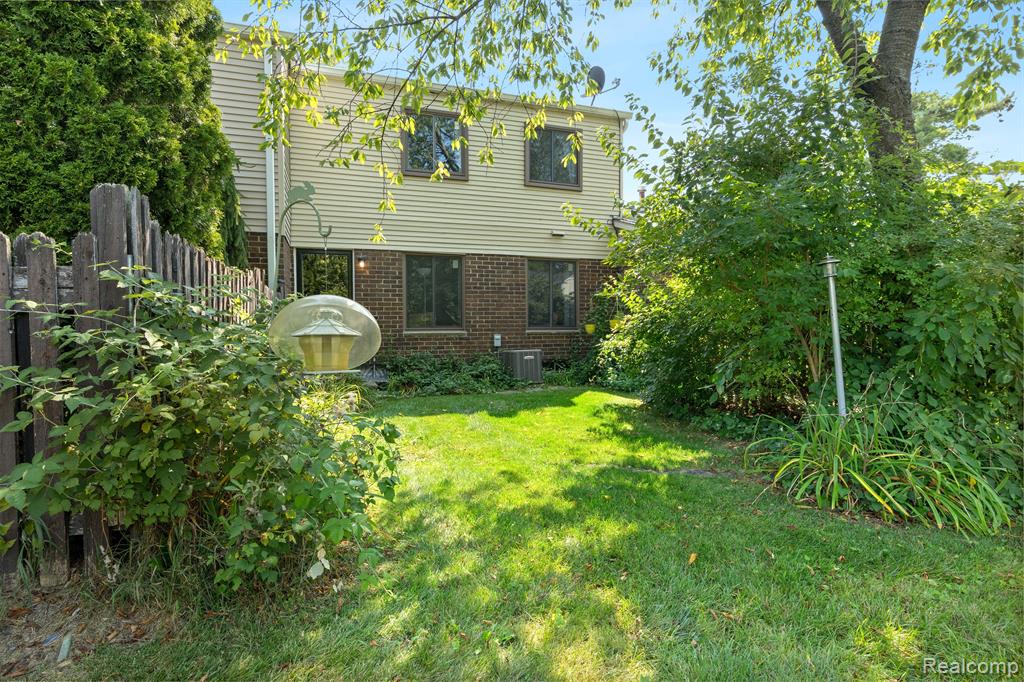 8387 LAKEVIEW Court, Ypsilanti, MI 48198 — Photo 25
