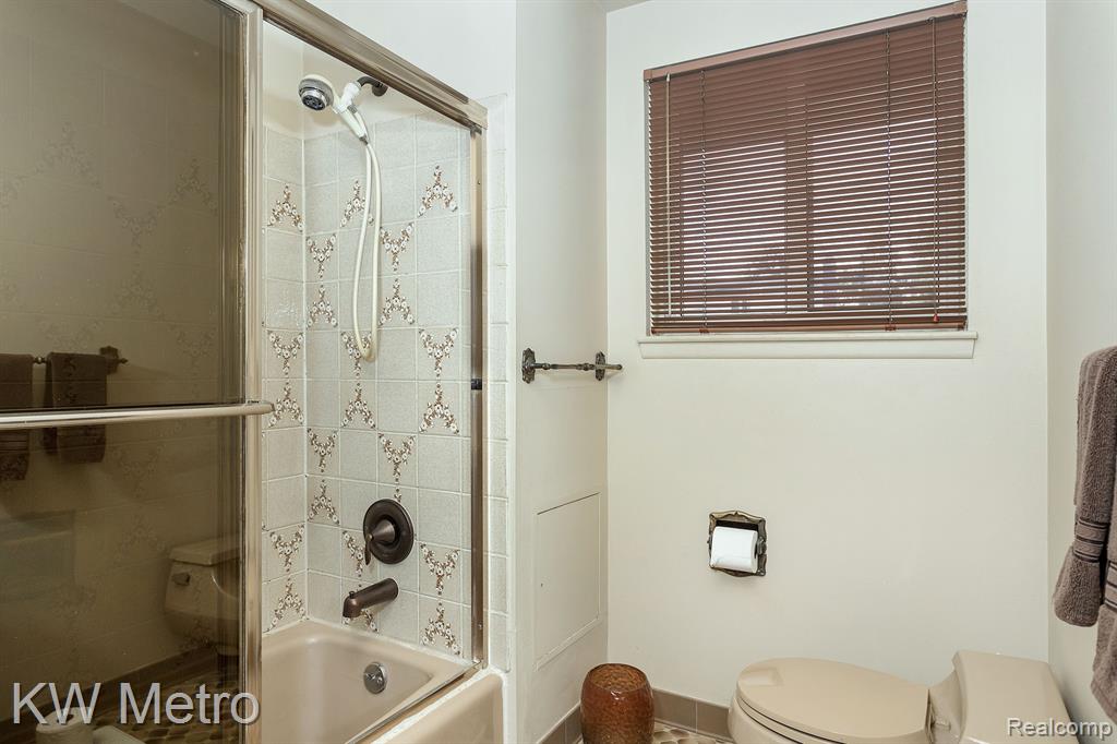 431 KINROSS Avenue, Clawson, MI — Photo 20