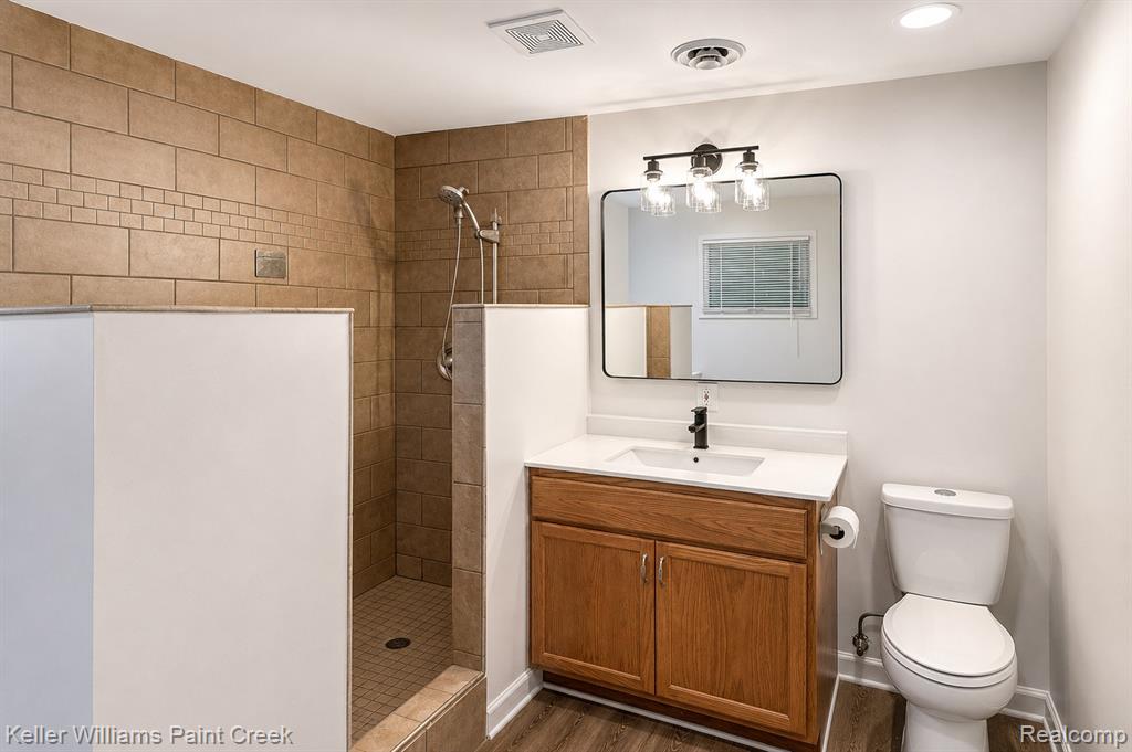 2646 Genes Drive, Auburn Hills, MI 48326 — Photo 13