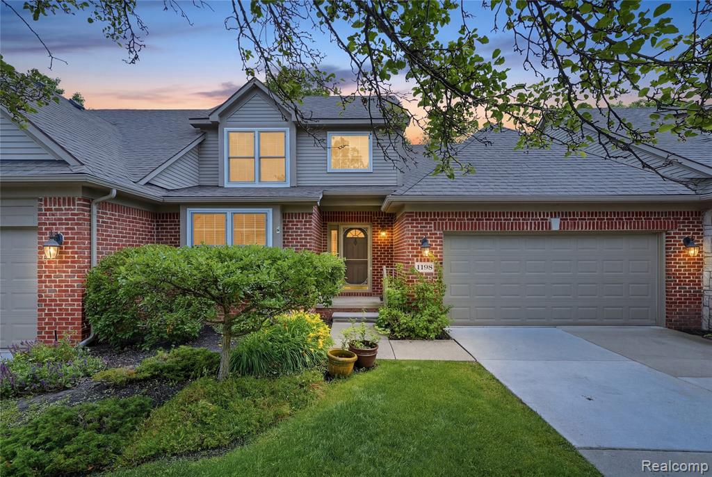 1195 Wind Chime Drive, Waterford, MI 48327