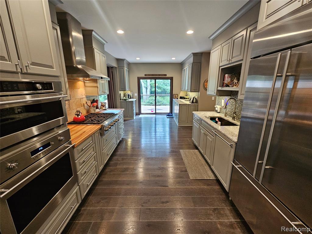 8499 Bishop Road, Brighton, MI 48116 — Photo 18