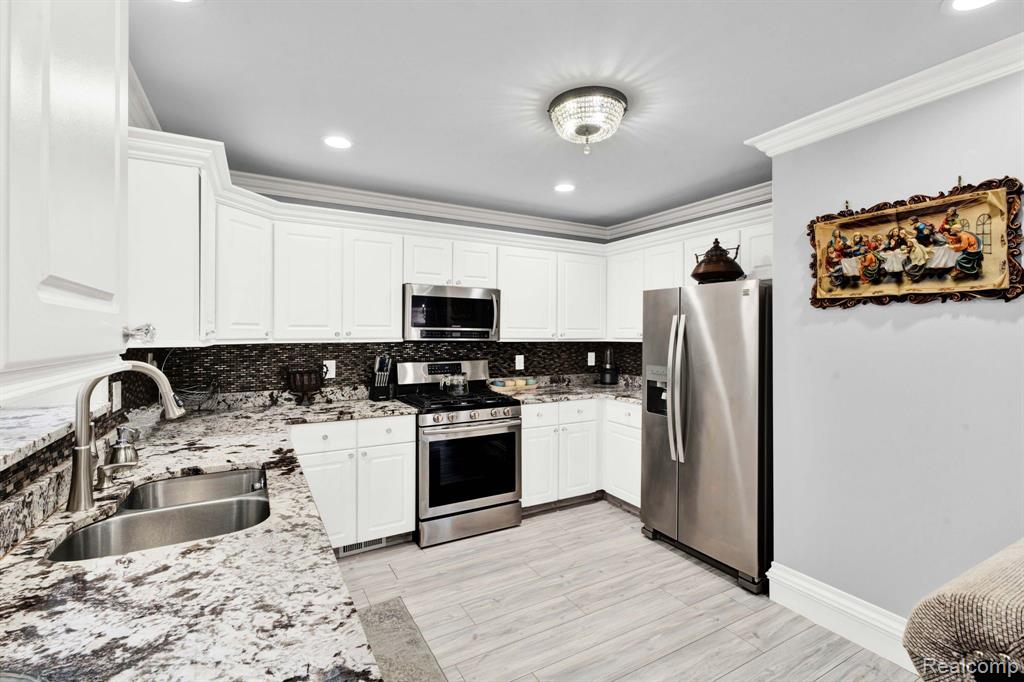 43576 INGLENOOK, Sterling Heights, MI 48314 — Photo 30