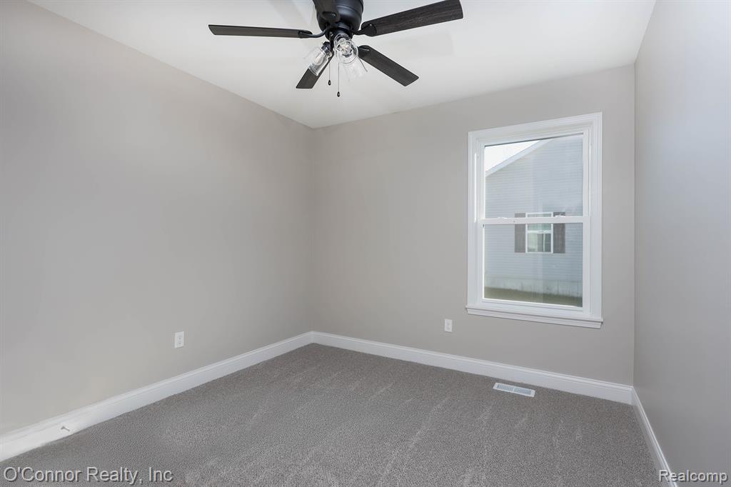 2047 Edward Lane East, MI — Photo 19