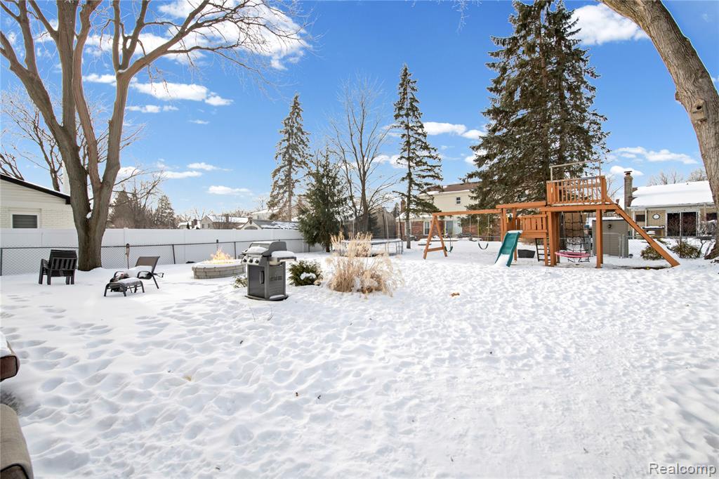 7459 Admiralty Drive, Canton, MI 48187 — Photo 30