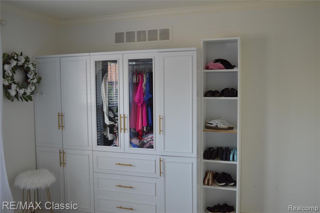 40605 Newport Drive E, 294, Plymouth, MI 48170 — Photo 18