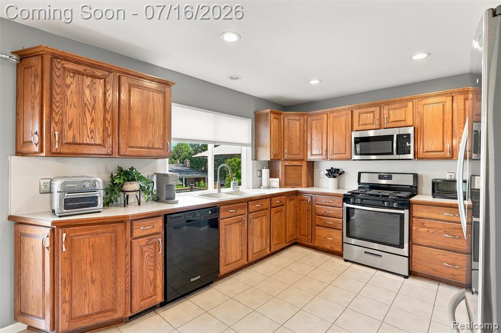 4731 Pare Lane, Trenton, MI 48183 — Photo 9