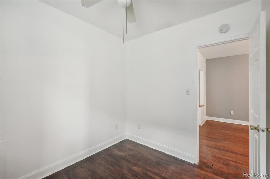 46 E HAYES Avenue, Hazel Park, MI 48030 — Photo 18