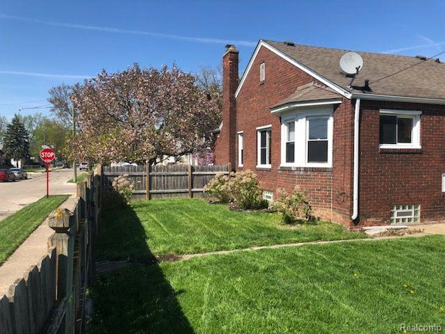 581 ANTOINE Street, Wyandotte, MI 48192 — Photo 38