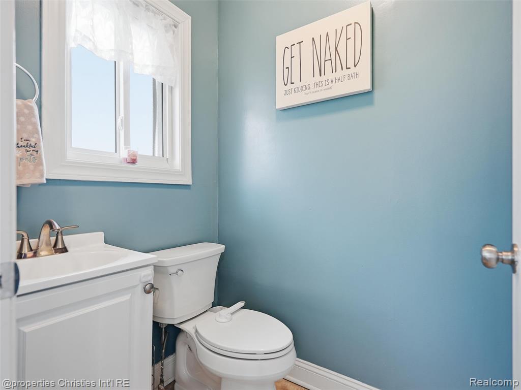 52735 Washington Street, New Baltimore, MI 48047 — Photo 16