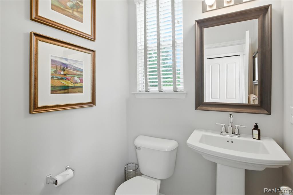 3317 Parkways Boulevard, Auburn Hills, MI 48326 — Photo 19