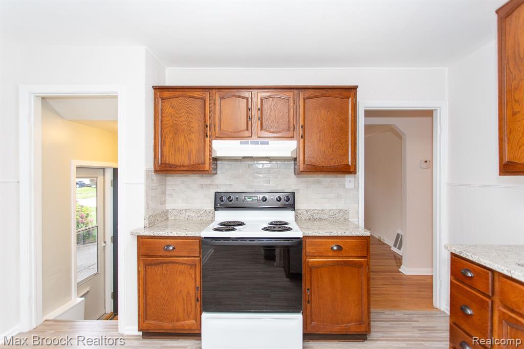 506 AMELIA Avenue, Royal Oak, MI 48073 — Photo 11