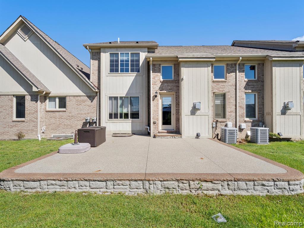 46854 EMERALD CREEK Drive, Shelby Twp, MI 48315 — Photo 42