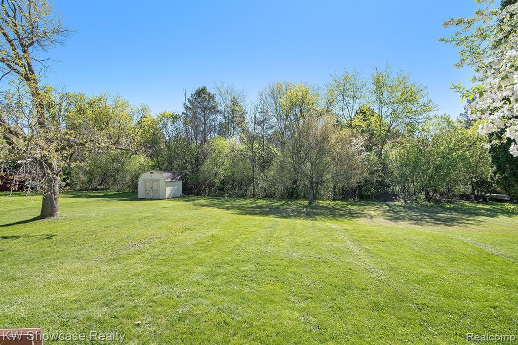 4045 S ELMS Road, Swartz Creek, MI 48473 — Photo 15