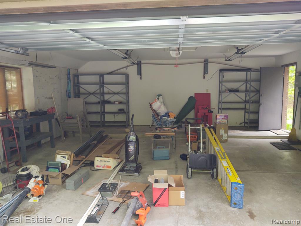 8841 FOSTER Road, Clarkston, MI — Photo 18