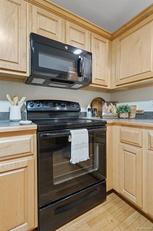 55511 BOARDWALK Drive, Shelby Twp, MI 48316 — Photo 7