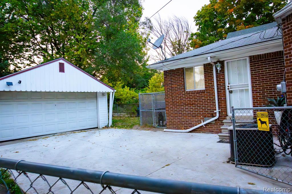 16729 Glastonbury Road, Detroit, MI 48219 — Photo 20