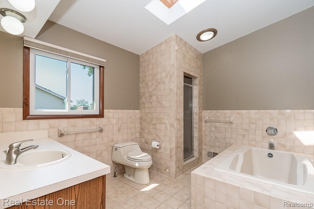 5129 Highmount Drive, Troy, MI 48098 — Photo 21