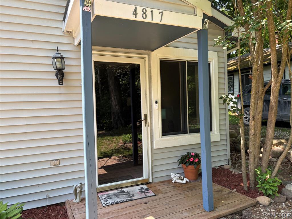 4817 Hickory Drive, Highland, MI 48356 — Photo 2