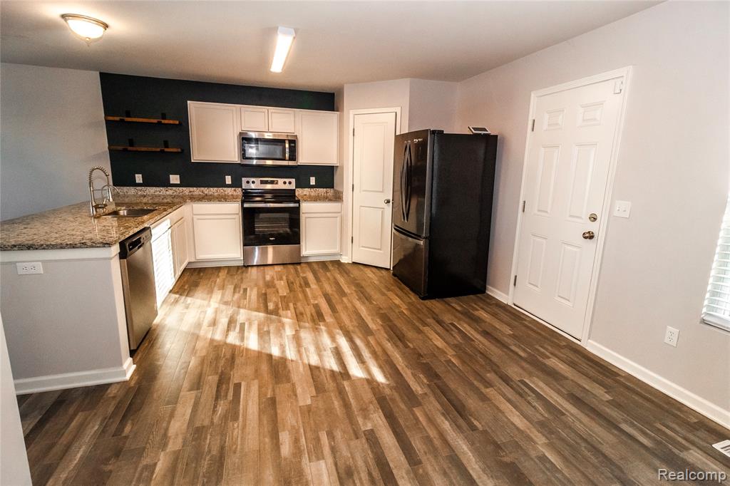 1466 Luxington Drive, Lapeer, MI 48446 — Photo 8