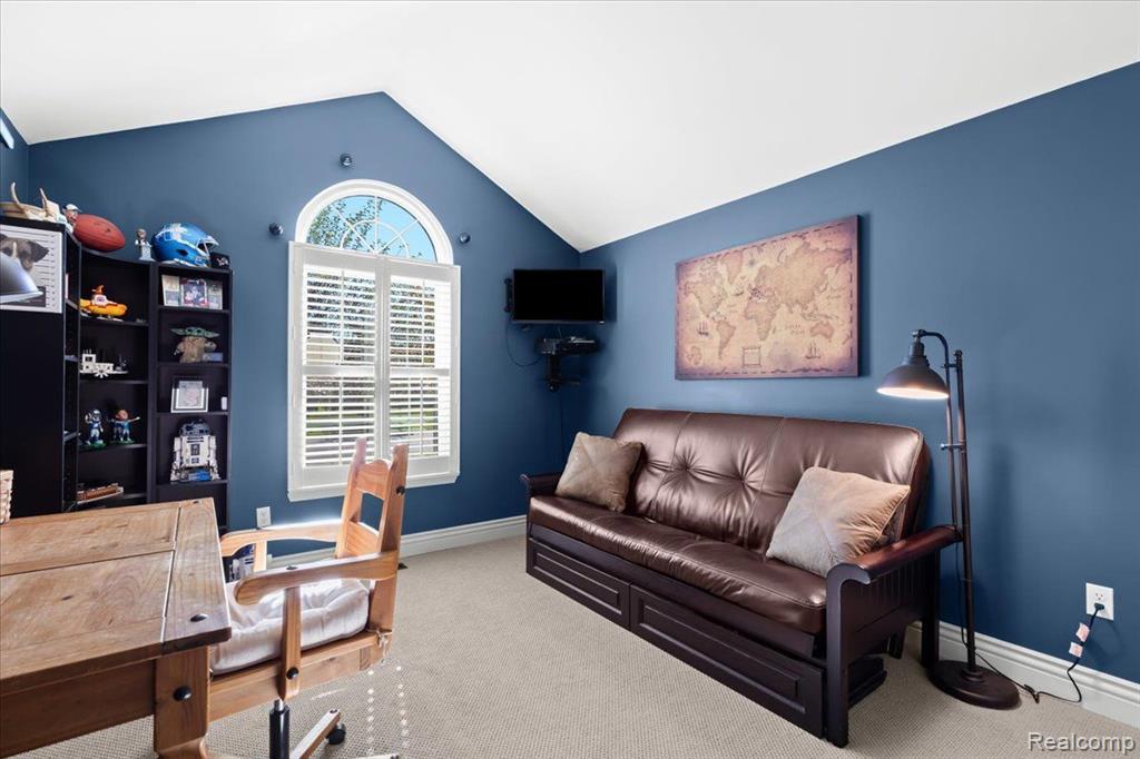 819 WOODHAVEN Drive, Commerce Twp, MI 48390 — Photo 15
