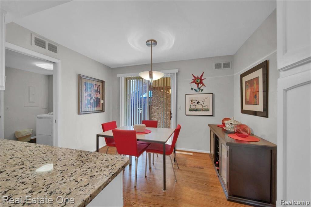 4406 KNIGHTSBRIDGE Lane, West Bloomfield, MI 48323 — Photo 15