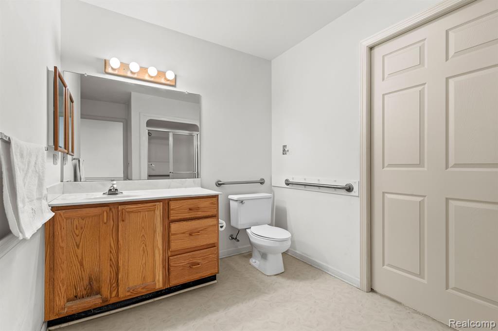 21370 MULBERRY Court, 57, Farmington Hills, MI 48336 — Photo 9