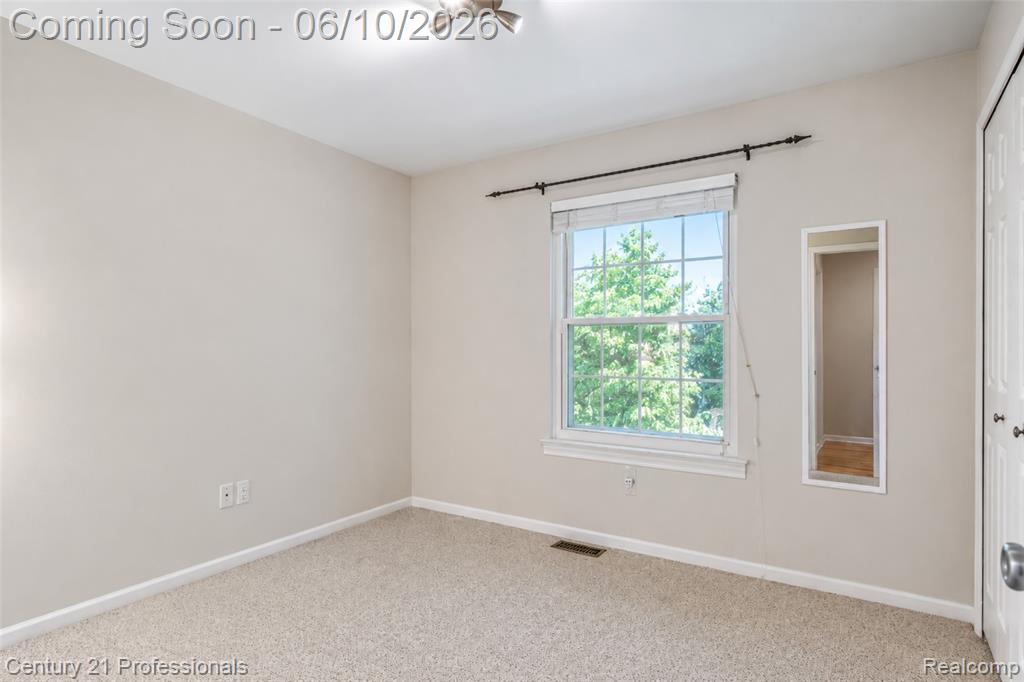 425 Cherry Grove Lane, Walled Lake, MI 48390 — Photo 52
