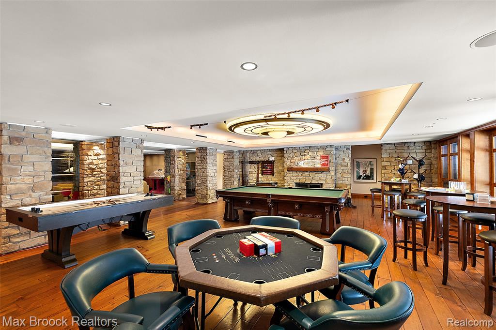 4740 Dow Ridge Road, Orchard Lake Village, MI, 48324