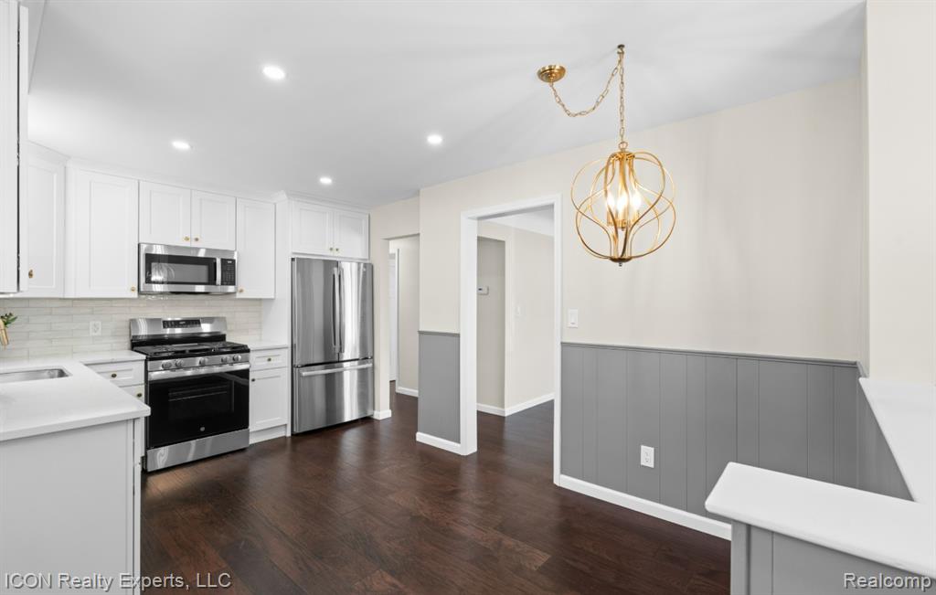5674 N Lafayette Street, Dearborn Heights, MI 48127 — Photo 11