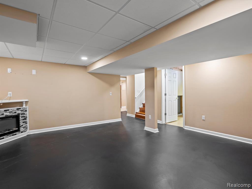 860 MANOR Drive, Milford, MI 48381 — Photo 11