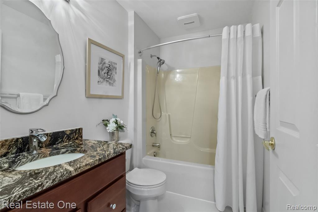 7244 Millrock Avenue, Shelby Twp, MI 48317 — Photo 34
