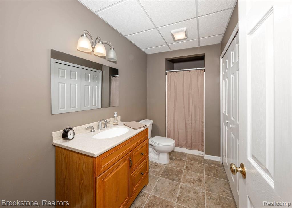 921 OLD HICKORY LANE Lane, Lake Orion, MI 48362 — Photo 16