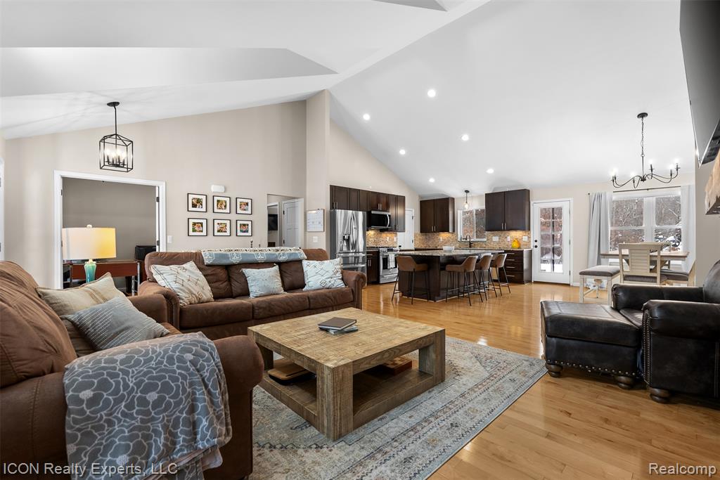 11185 Cassidy Trail, Davisburg, MI 48350 — Photo 12