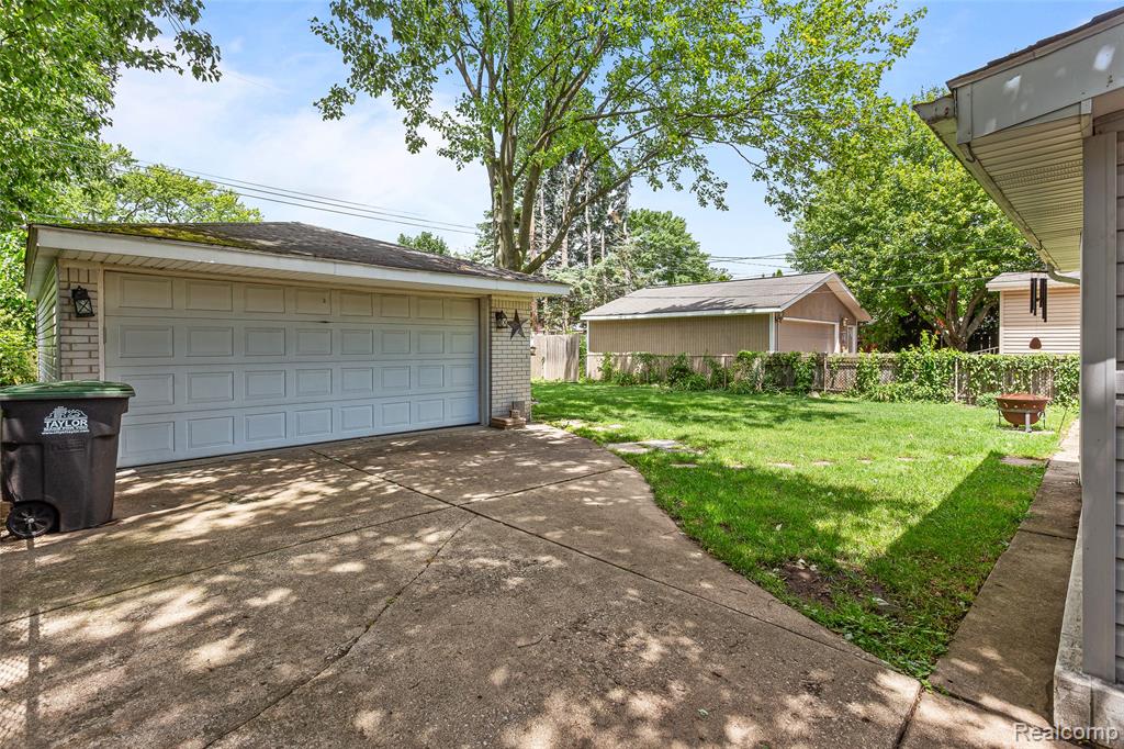 9428 Elm Street, Taylor, MI 48180 — Photo 11