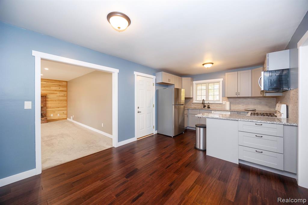 1376 Heritage Drive, Canton, MI 48188 — Photo 10
