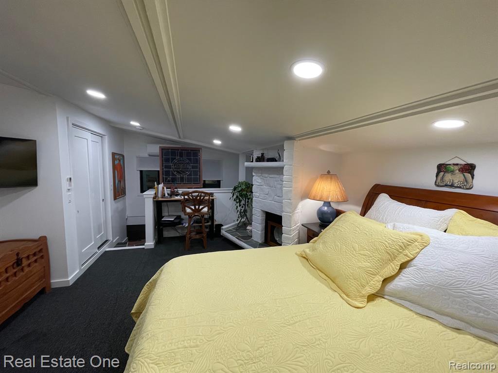 3202 Pridham Street, Keego Harbor, MI 48320 — Photo 12