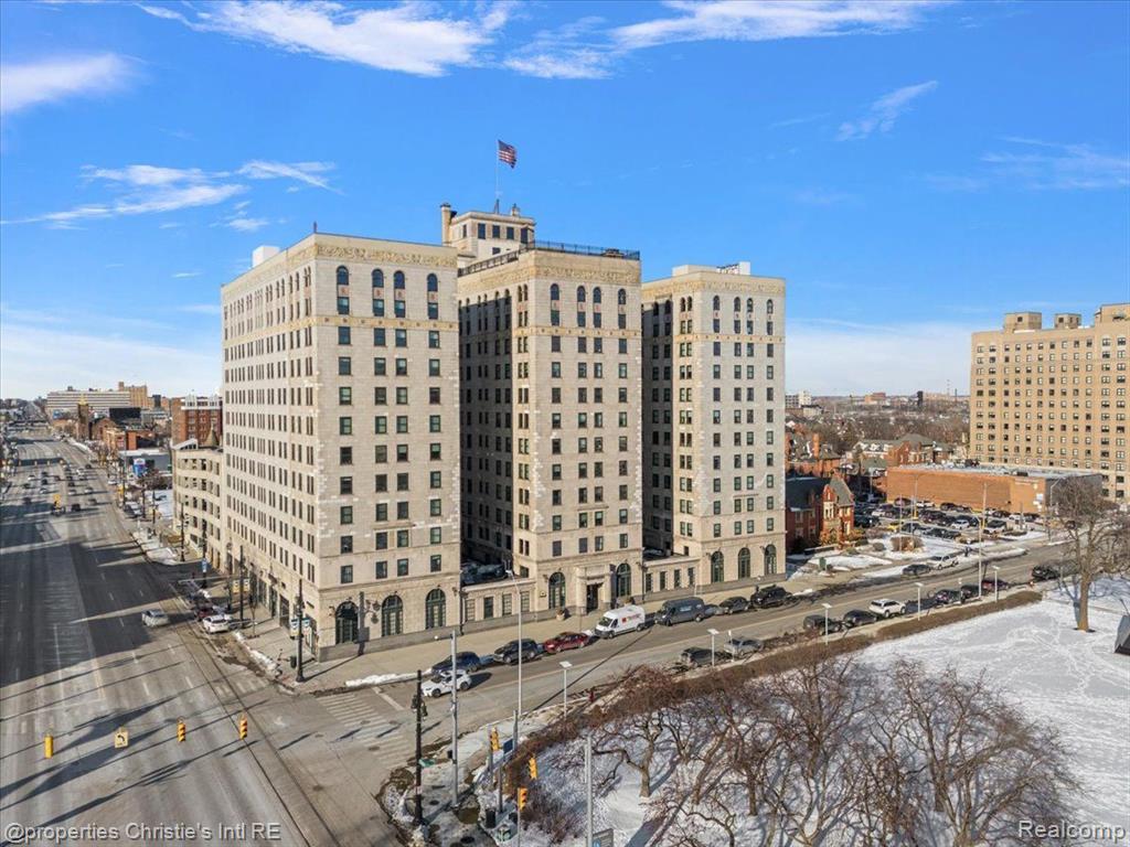 15 E KIRBY Street, 825, Detroit, MI 48202 — Photo 2