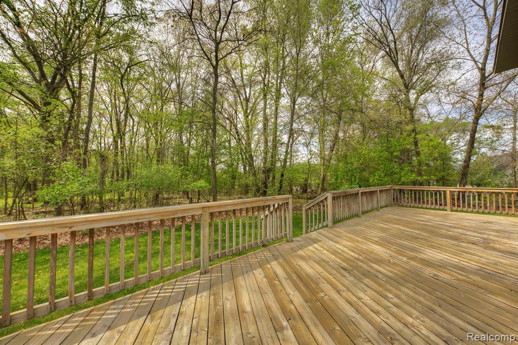850 VILLAGE PINE Lane, Ortonville, MI 48462 — Photo 16