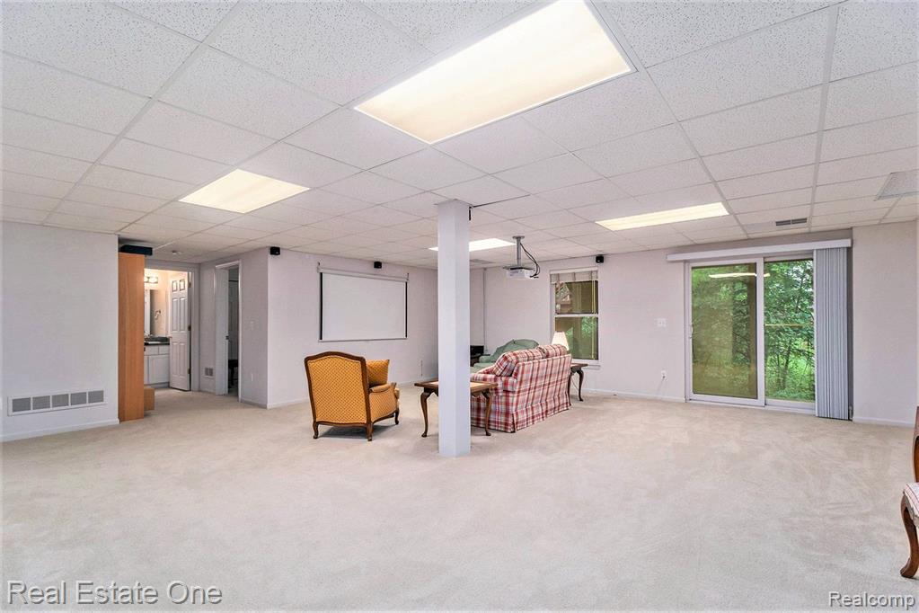 40832 LENOX PARK Drive, Novi, MI 48377 — Photo 18
