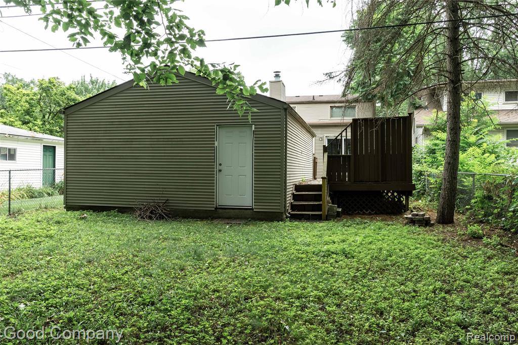 935 N MAPLE Avenue, Royal Oak, MI 48067 — Photo 20