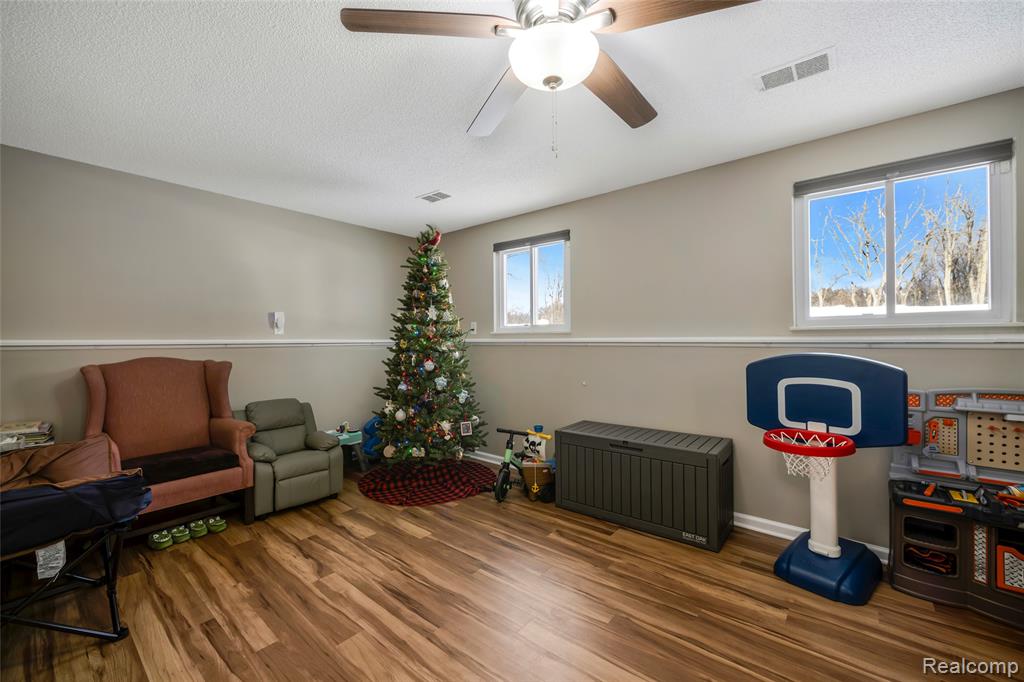 9488 Brookway Court, Goodrich Vlg, MI — Photo 41
