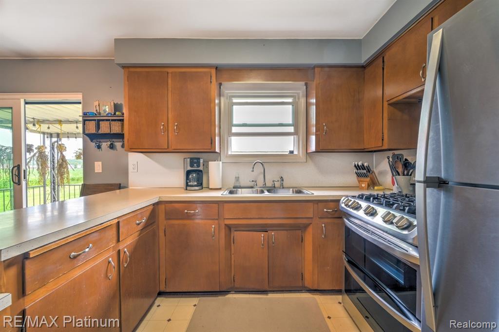 5462 Cook Road, Swartz Creek, MI 48473 — Photo 10